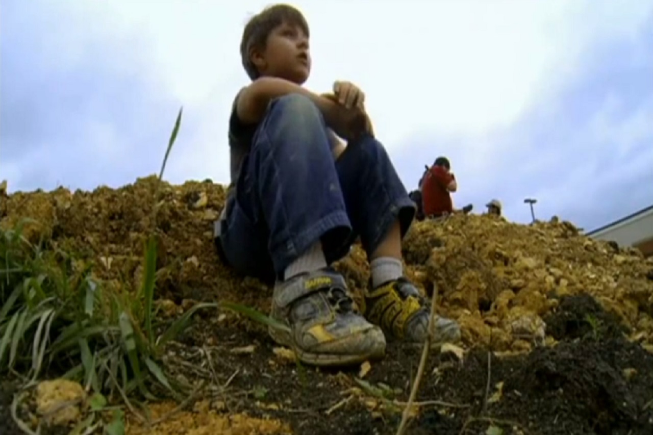 a boy discover a treasure